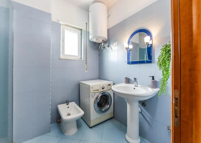 Seaside By Pikhost *