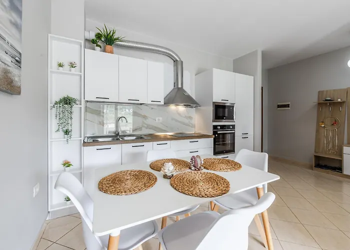 Apartman Seaside By Pikhost *